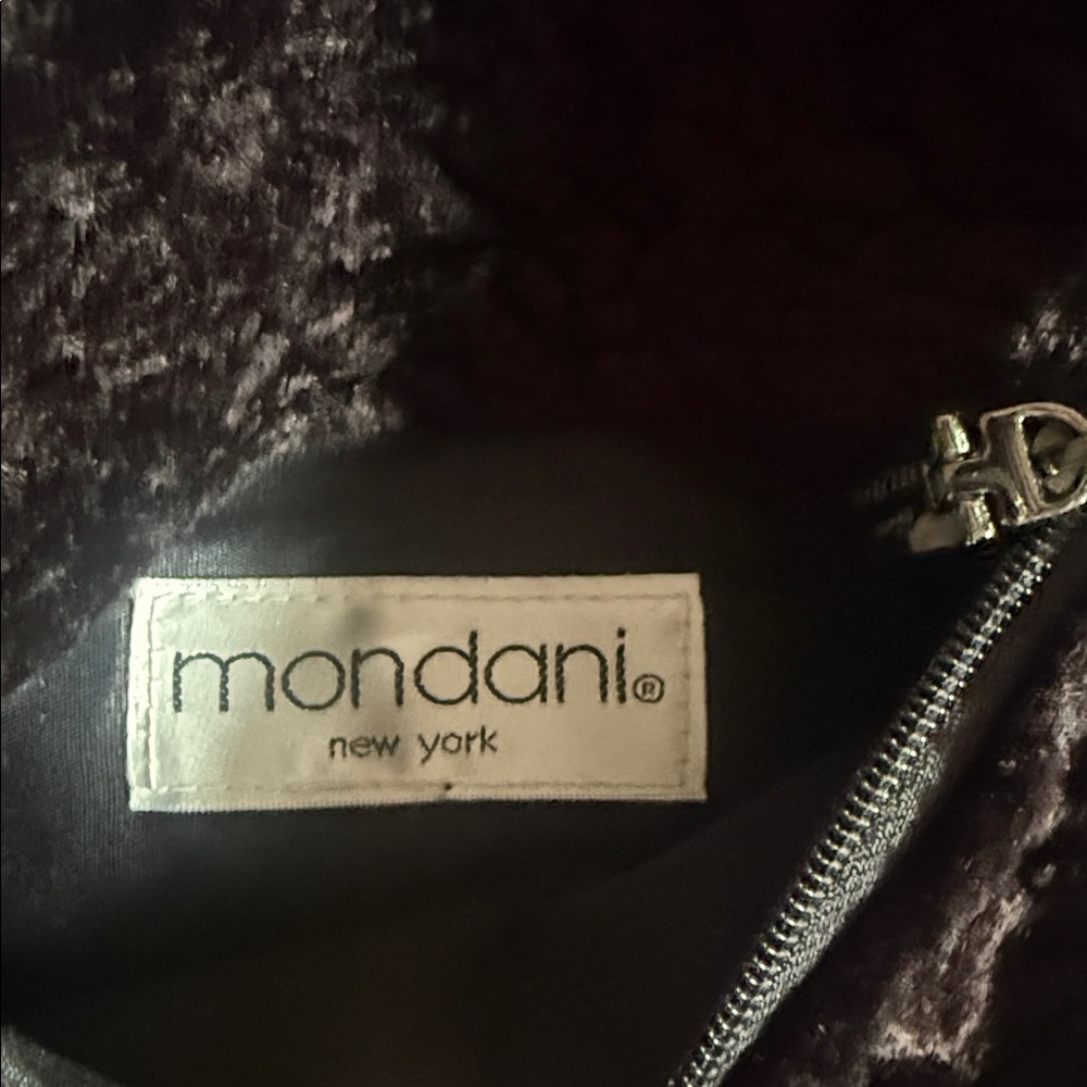 Mondani Women's Black waist Fur Bag. - Picture 6 of 10